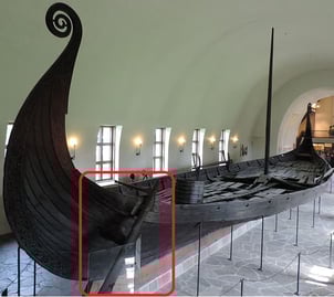 Oseberg ship, A rudder is installed at the right rear of the hull