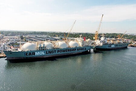 セネガルに配備しているKARMOL LNGT POWERSHIP AFRICA