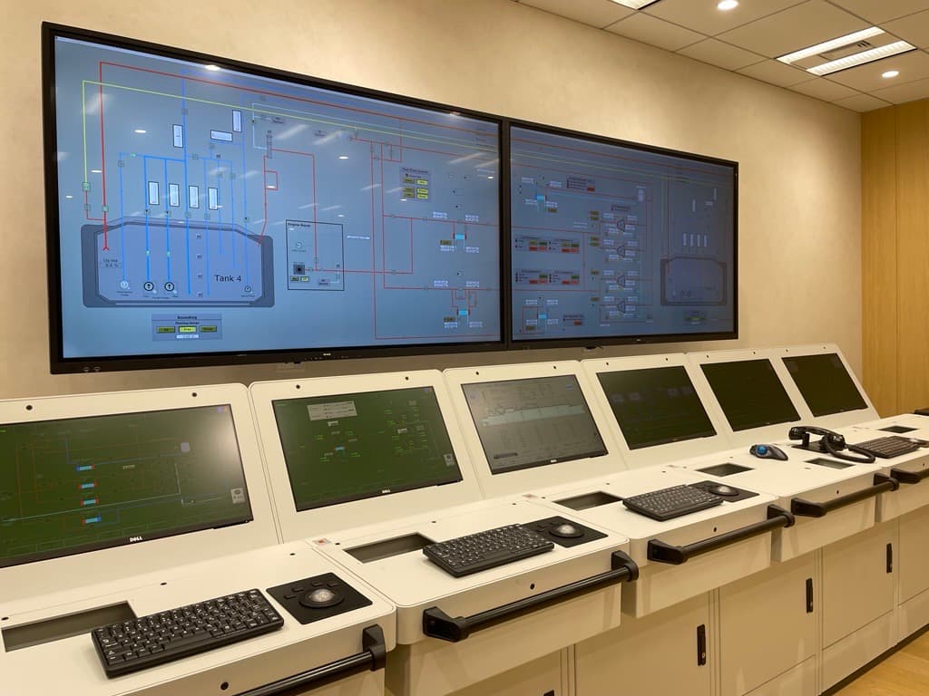 MOL Maritime Education and Training Features of Cargo Handling Training