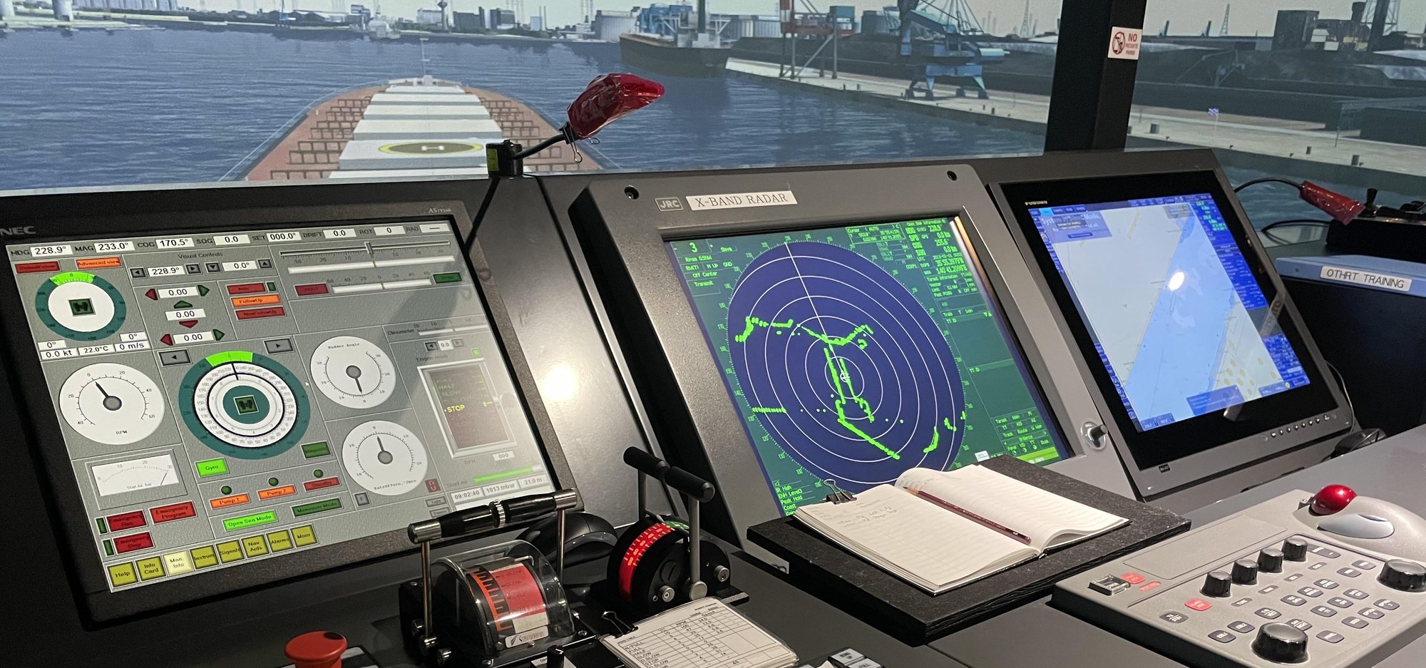 シミュレータ_操船シミュレータ