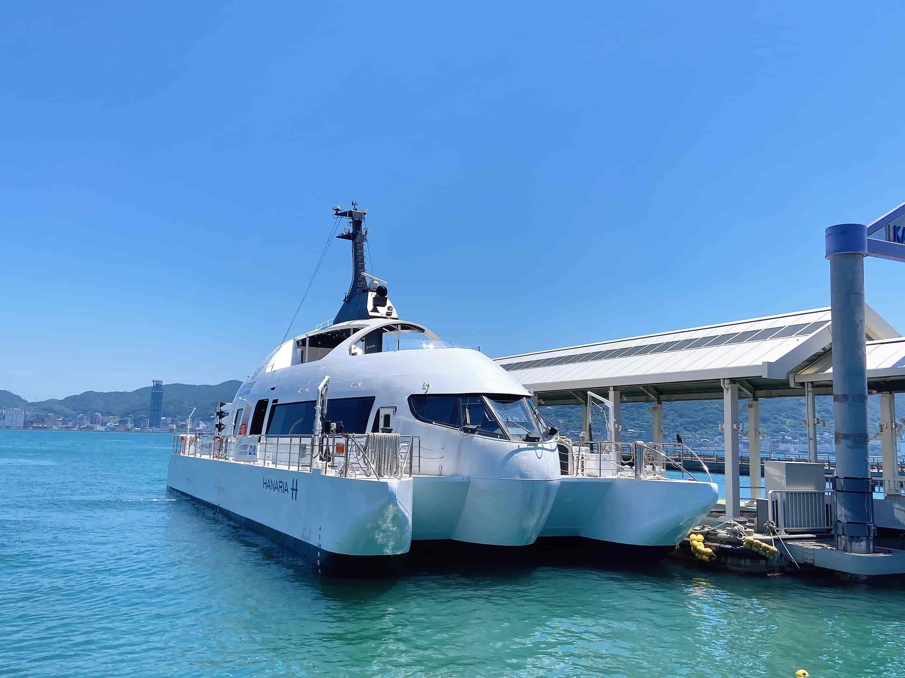 海に浮かぶ“白い卵”──水素旅客船「HANARIA」誕生！
